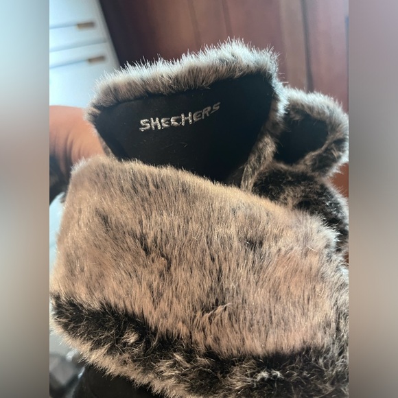 Women Skechers boots 😍 - Picture 3 of 11